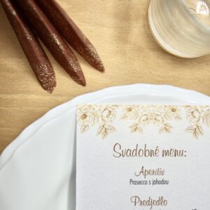Personalizované svadobné menu – kartičky na stôl, ktoré prinesú vášmu svadobnému stolu jedinečný vzhľad!