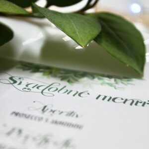 Svadobné menu na stôl – krásne tlačené kartičky, ktoré nielen informujú, ale aj vylepšujú atmosféru!